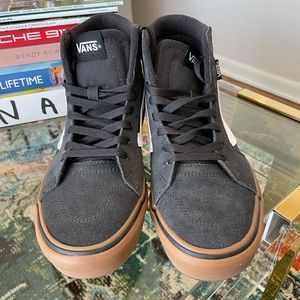 Vans high tops mens 8.5/womens 9.5